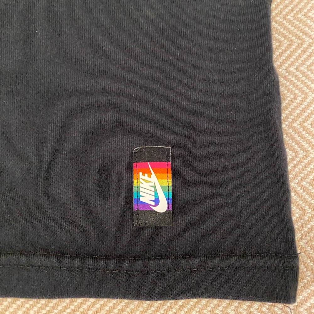 2018 NikeLab Be True LE Gilbert Baker T Shirt - Picture 5 of 8